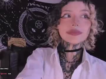 hazellwitch live cam