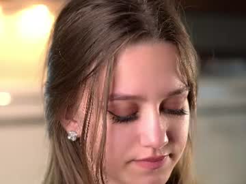 lovvmenow live cam