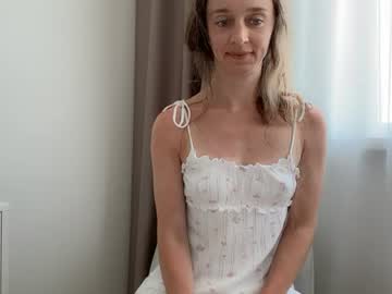 shy_schoolgirl_ live cam